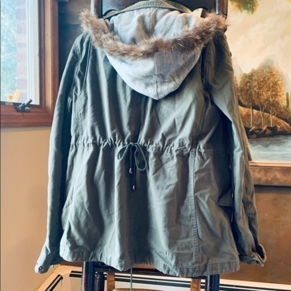 ✨✨Army Green Fur Removable FurLining/ Hood Utility Jacket 🧥 - Picture 3 of 11